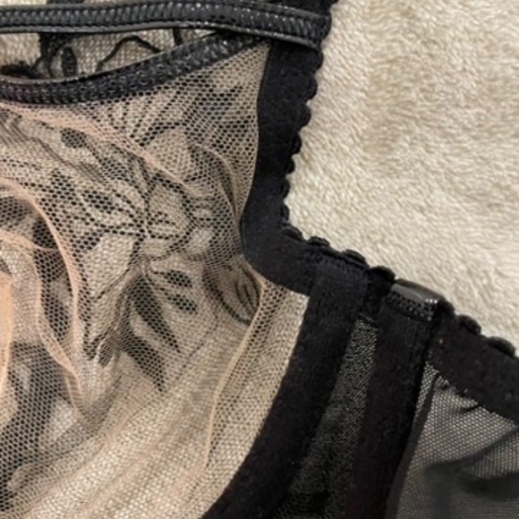 OSELLA Plunge Underwired Bra - Picture 7 of 9